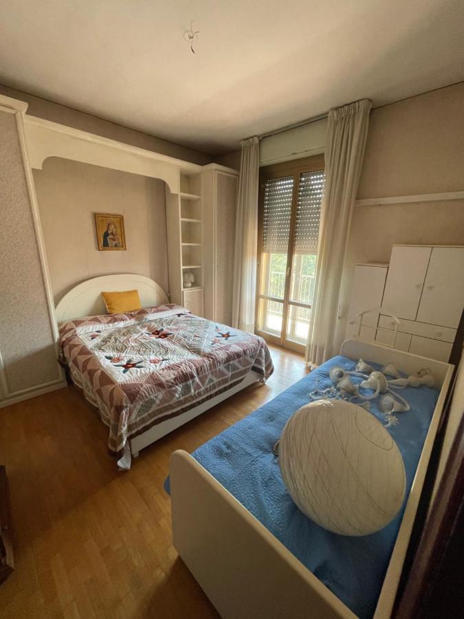 Gramsci First Lägenhet Modena Exteriör bild